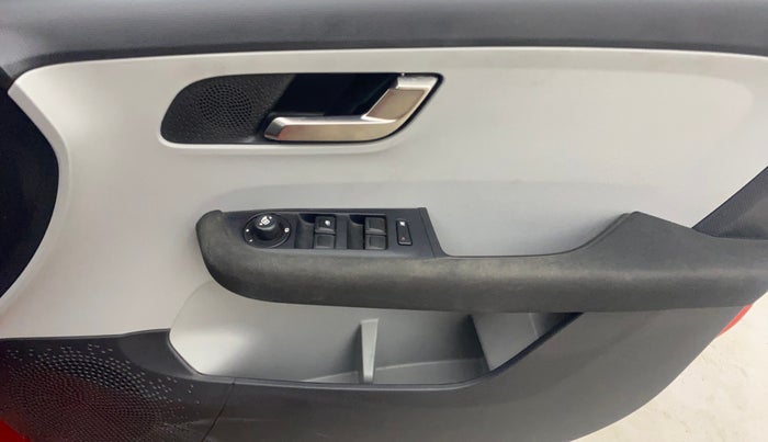 2021 Tata ALTROZ XZ DIESEL, Diesel, Manual, 44,227 km, Driver Side Door Panels Control