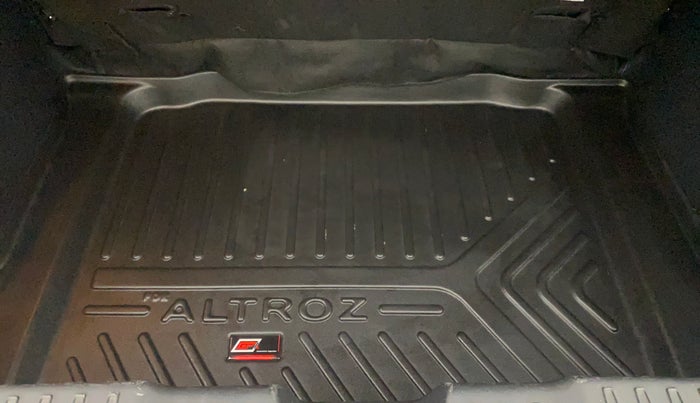 2021 Tata ALTROZ XZ DIESEL, Diesel, Manual, 44,227 km, Boot Inside