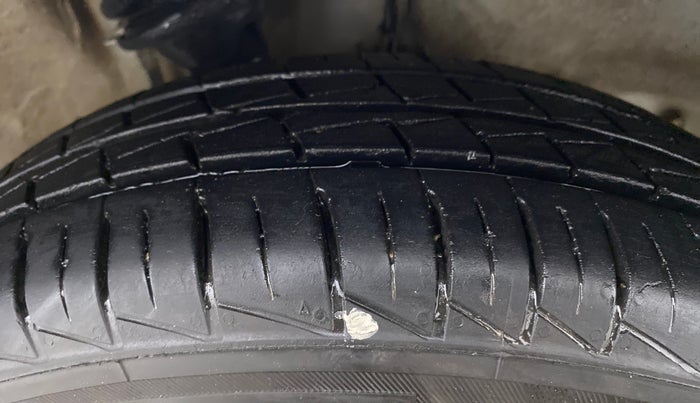 2020 Maruti Alto LXI CNG, CNG, Manual, 42,869 km, Right Front Tyre Tread