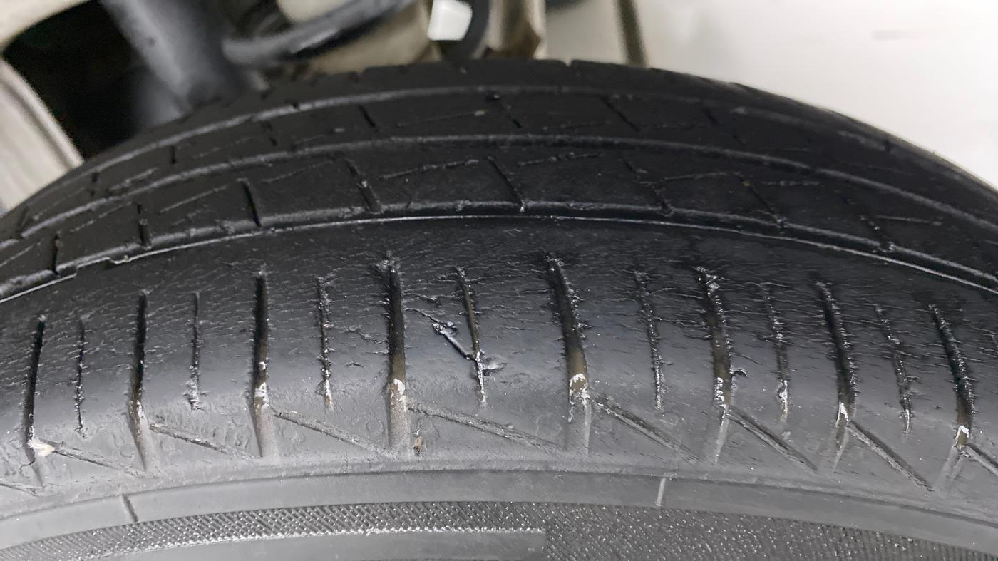 2020 Maruti Alto LXI CNG, CNG, Manual, 42,869 km, Left Rear Tyre Tread