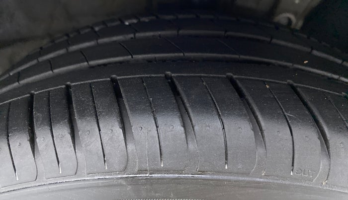 2019 Hyundai New Elantra SX PETROL AT, Petrol, Automatic, 32,052 km, Right Front Tyre Tread