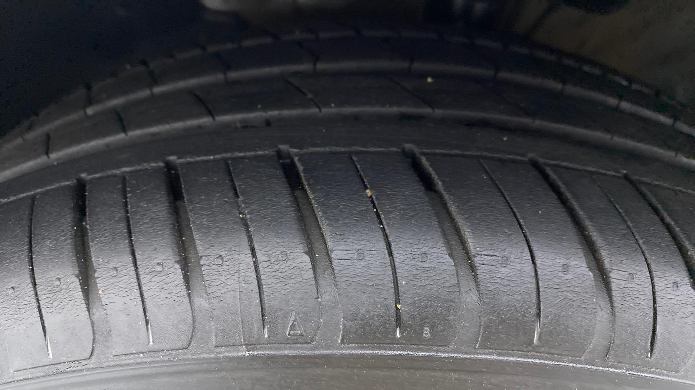 2019 Hyundai New Elantra SX PETROL AT, Petrol, Automatic, 32,052 km, Left Front Tyre Tread
