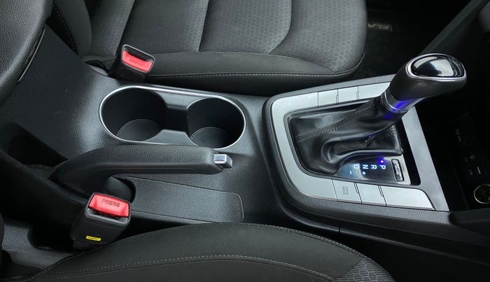 2019 Hyundai New Elantra SX PETROL AT, Petrol, Automatic, 32,052 km, Gear Lever