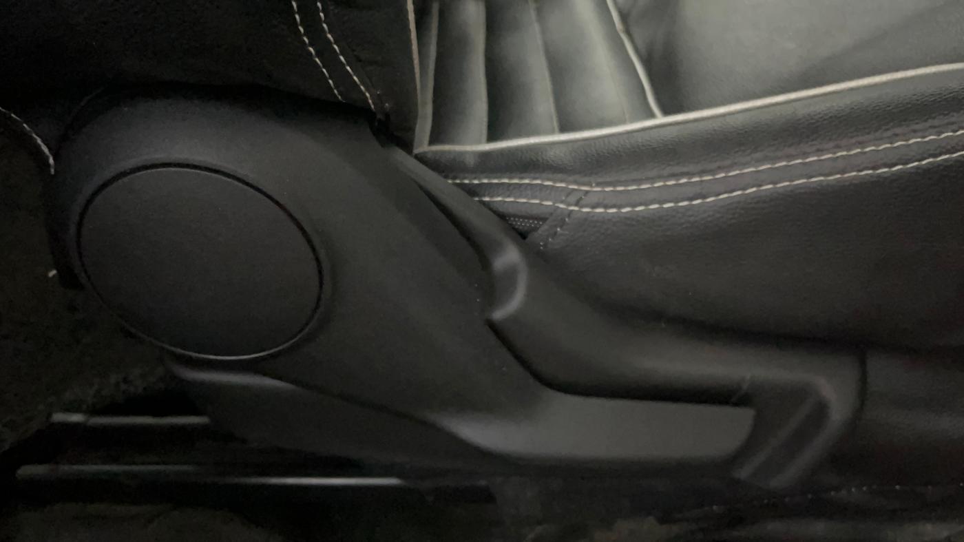 2021 Maruti Baleno DELTA PETROL 1.2, Petrol, Manual, 38,515 km, Driver Side Adjustment Panel