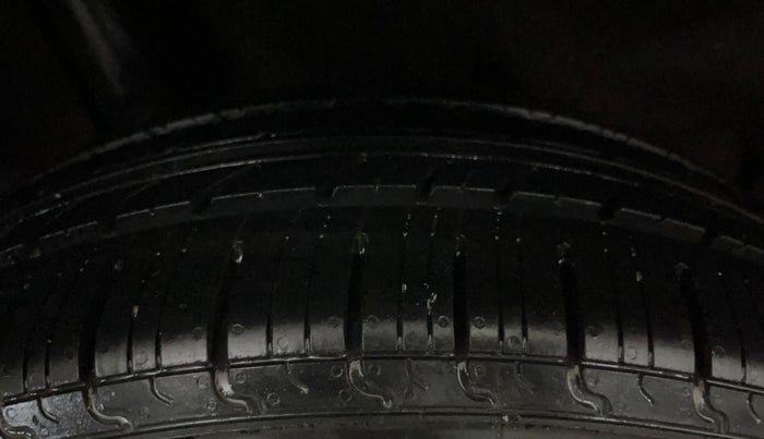 2021 Maruti Baleno DELTA PETROL 1.2, Petrol, Manual, 38,383 km, Right Rear Tyre Tread