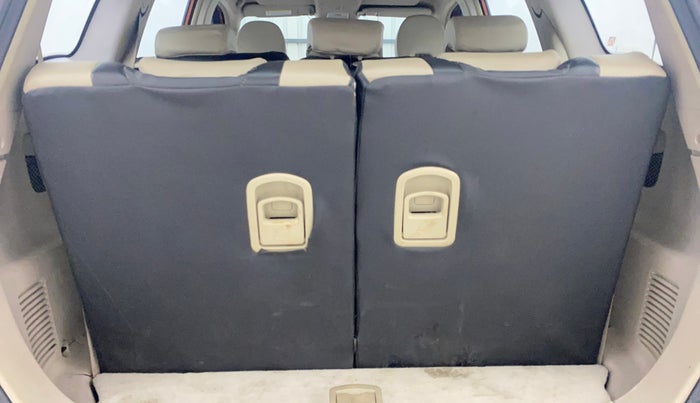 2017 Mahindra XUV500 W4, Diesel, Manual, 85,231 km, Boot Inside