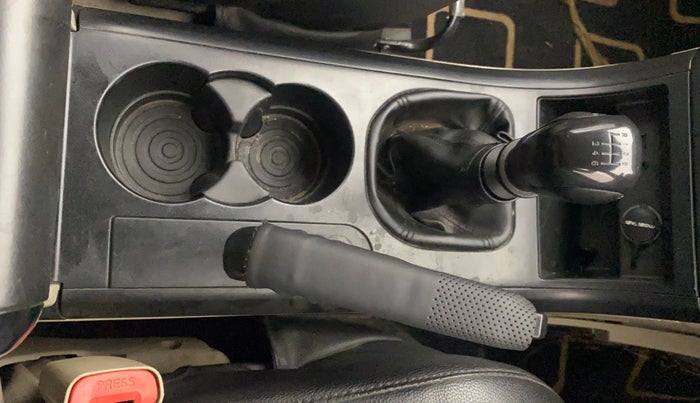 2017 Mahindra XUV500 W4, Diesel, Manual, 85,231 km, Gear Lever