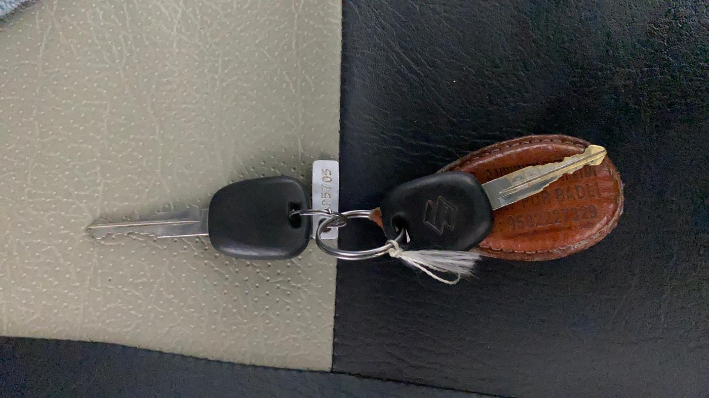 2024 Maruti Eeco 5 STR AC, Petrol, Manual, 20,211 km, Key Close Up