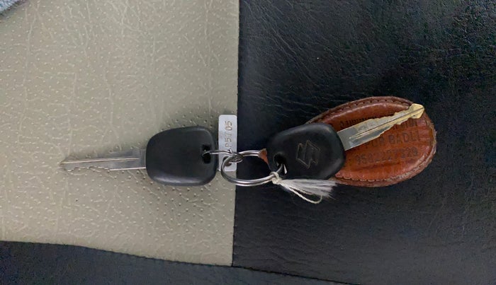 2024 Maruti Eeco 5 STR AC, Petrol, Manual, 20,104 km, Key Close Up