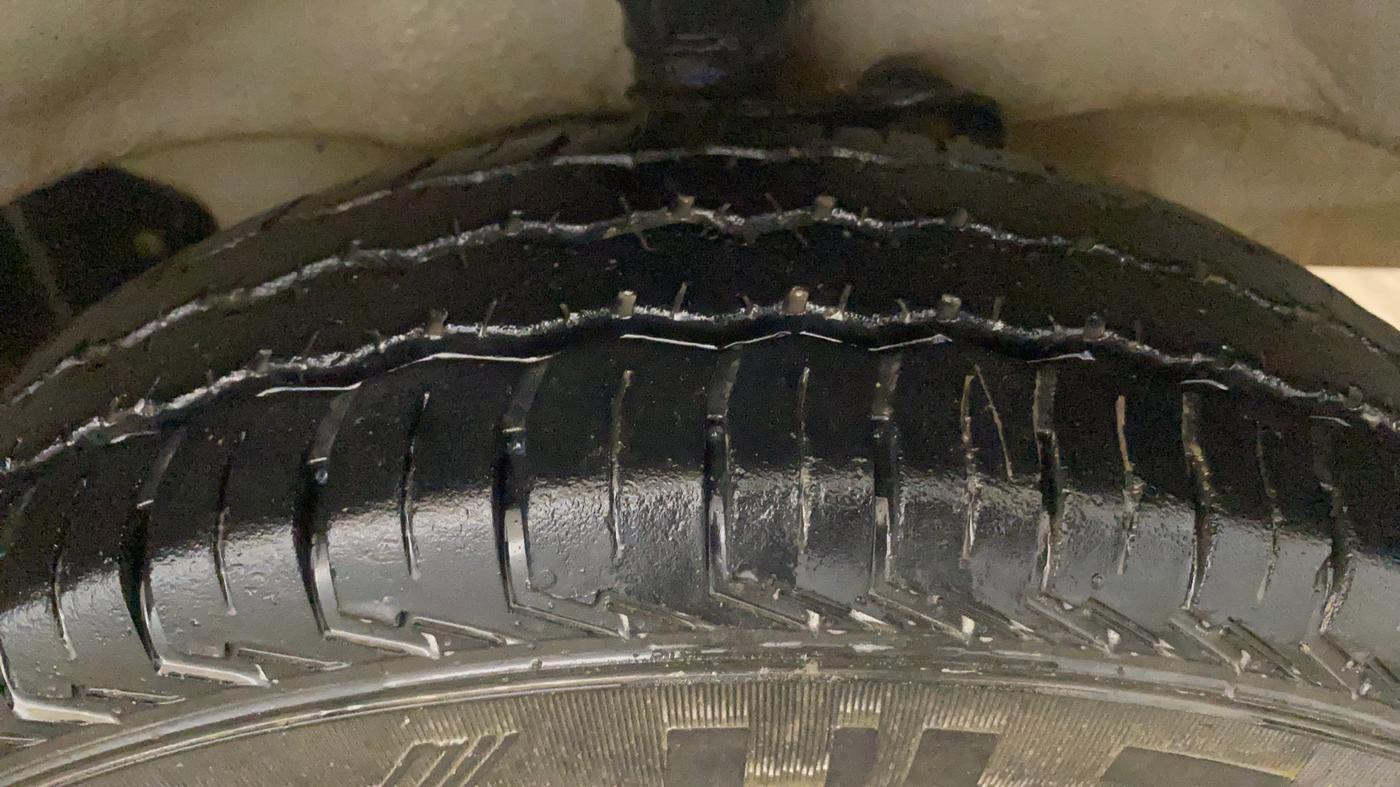 2024 Maruti Eeco 5 STR AC, Petrol, Manual, 20,211 km, Right Front Tyre Tread