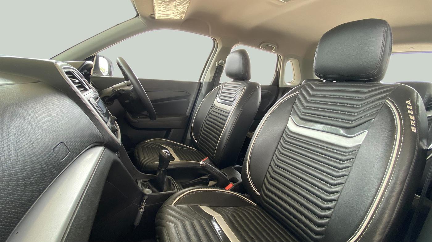 2016 Maruti Vitara Brezza VDI OPT, Diesel, Manual, 49,662 km, Right Side Front Door Cabin