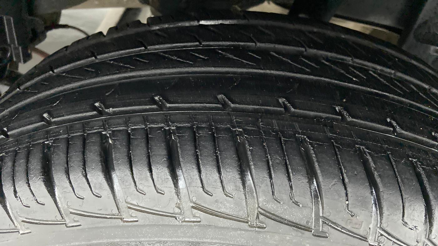 2013 Renault Duster 85 PS RXL OPT, Diesel, Manual, 58,033 km, Left Rear Tyre Tread
