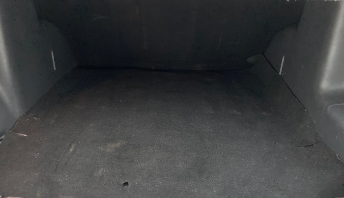 2013 Renault Duster 85 PS RXL OPT, Diesel, Manual, 58,033 km, Boot Inside