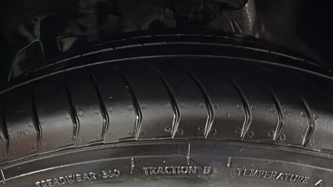 2024 MG HECTOR Select Pro 1.5 Turbo CVT , Petrol, Automatic, 5,074 km, Left Front Tyre Tread