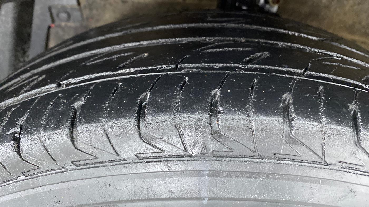 2013 Maruti Swift Dzire VDI BS IV, Diesel, Manual, 90,822 km, Left Rear Tyre Tread