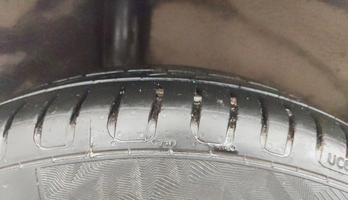 2014 Ford Ecosport TITANIUM 1.5L PETROL AT, Petrol, Automatic, 80,249 km, Right Rear Tyre Tread
