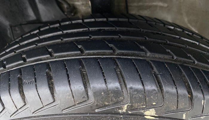 2020 Maruti New Wagon-R LXI 1.0 L, Petrol, Manual, 16,729 km, Left Front Tyre Tread