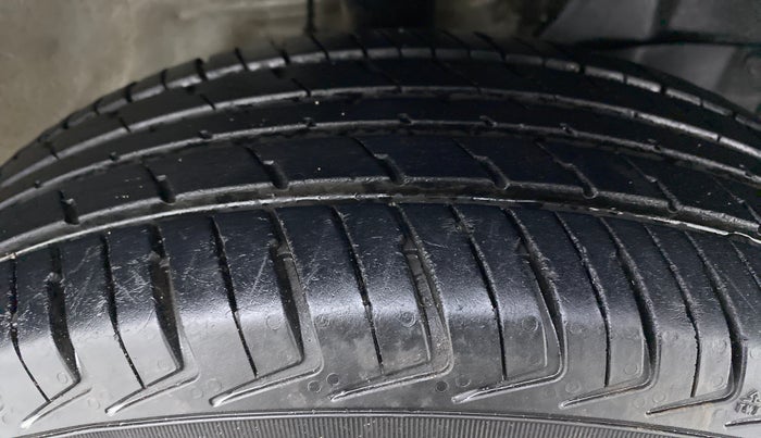 2020 Maruti New Wagon-R LXI 1.0 L, Petrol, Manual, 16,729 km, Right Front Tyre Tread