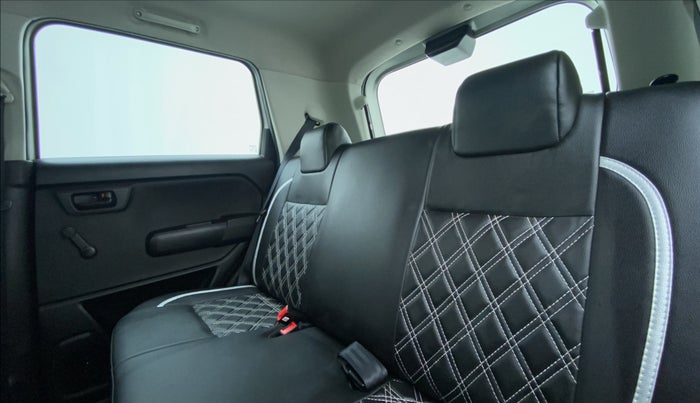 2020 Maruti New Wagon-R LXI 1.0 L, Petrol, Manual, 16,729 km, Right Side Rear Door Cabin