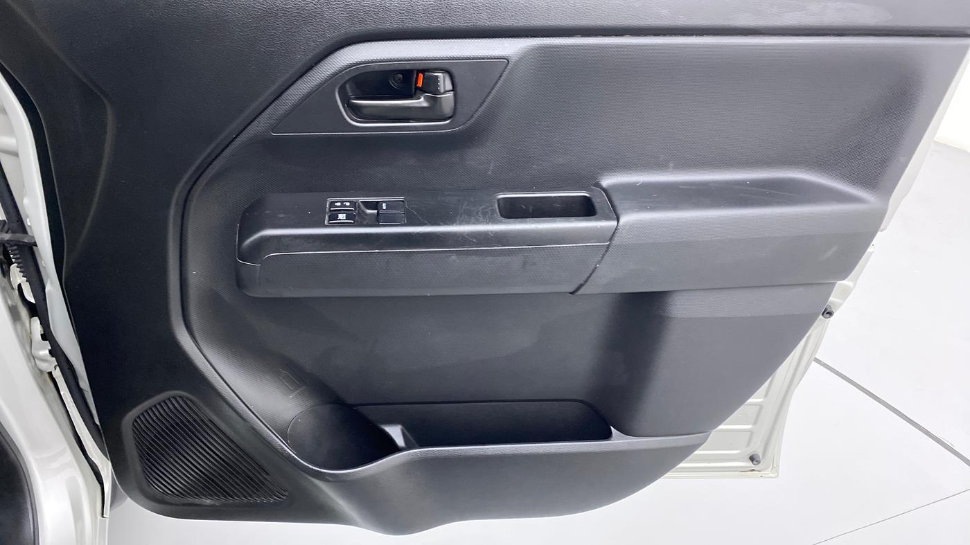 2020 Maruti New Wagon-R LXI 1.0 L, Petrol, Manual, 16,729 km, Driver Side Door Panels Control
