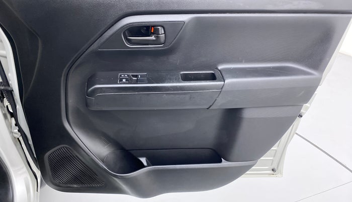 2020 Maruti New Wagon-R LXI 1.0 L, Petrol, Manual, 16,729 km, Driver Side Door Panels Control