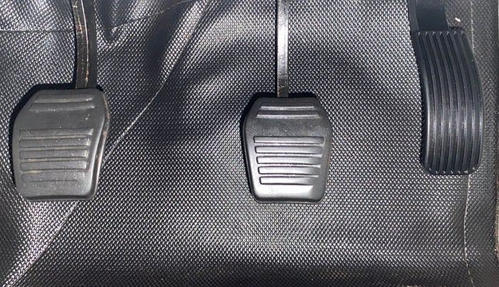 2017 Mahindra Scorpio S4+Intelli Hybrid 2WD, Diesel, Manual, 33,431 km, Pedals