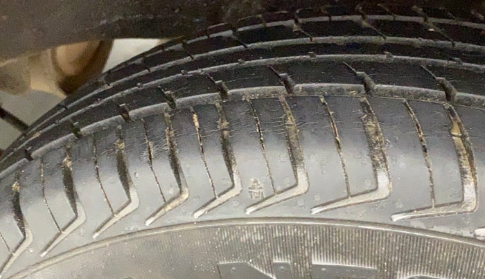2018 Datsun Redi Go T (O), Petrol, Manual, 30,224 km, Left Rear Tyre Tread