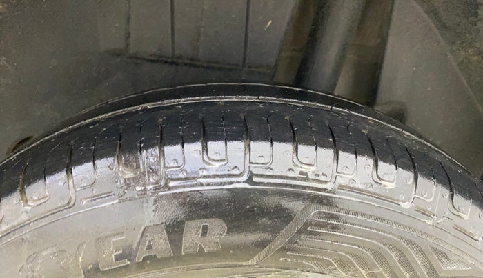 2020 Maruti Dzire VXI, Petrol, Manual, 27,532 km, Left Rear Tyre Tread
