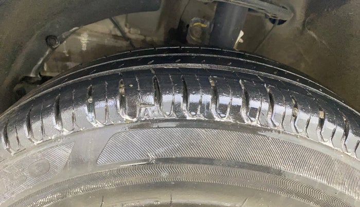 2020 Maruti Dzire VXI, Petrol, Manual, 27,532 km, Left Front Tyre Tread