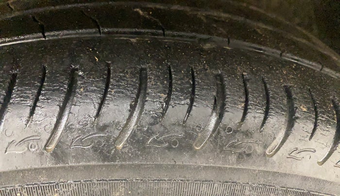 2020 Maruti Baleno DELTA PETROL 1.2, Petrol, Manual, 75,912 km, Left Front Tyre Tread