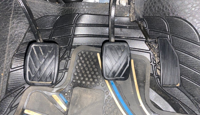 2020 Maruti Baleno DELTA PETROL 1.2, Petrol, Manual, 75,912 km, Pedals