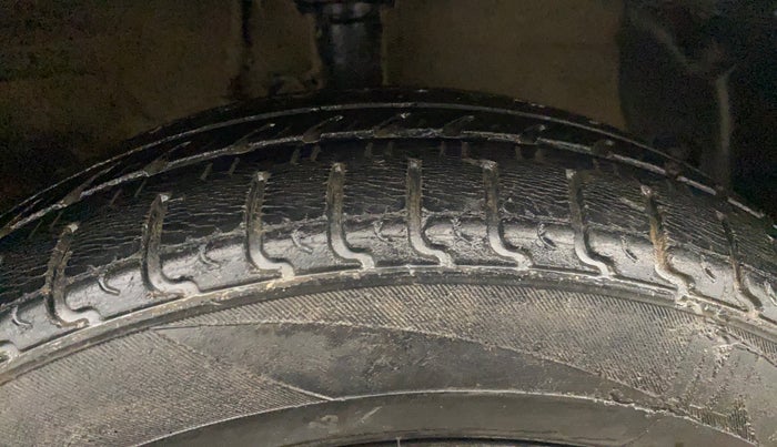 2017 Hyundai Grand i10 SPORTZ 1.2 KAPPA VTVT, Petrol, Manual, 86,225 km, Right Front Tyre Tread