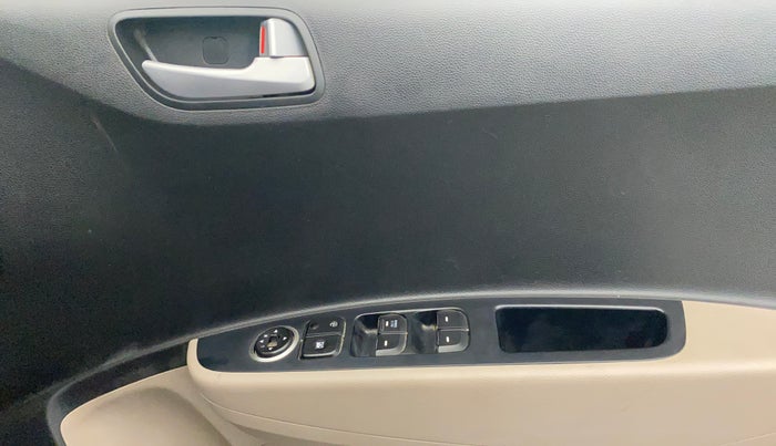 2017 Hyundai Grand i10 SPORTZ 1.2 KAPPA VTVT, Petrol, Manual, 86,225 km, Driver Side Door Panels Control