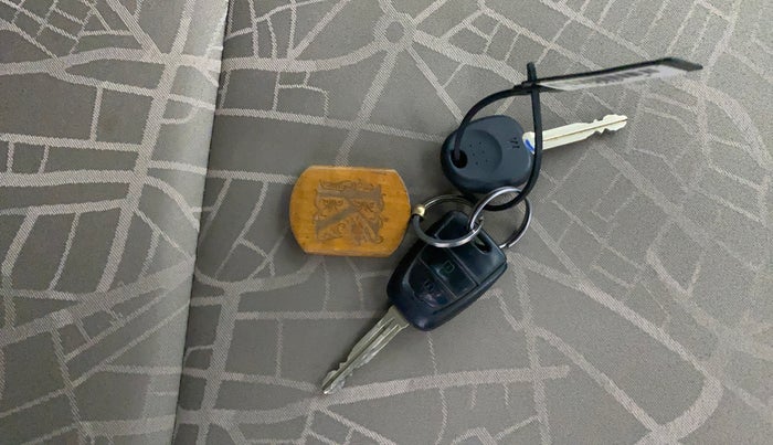 2017 Hyundai Grand i10 SPORTZ 1.2 KAPPA VTVT, Petrol, Manual, 86,225 km, Key Close Up