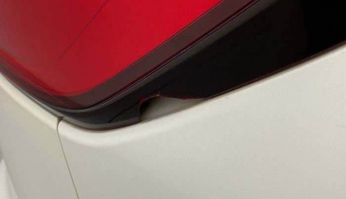 2020 Maruti XL6 ALPHA MT, Petrol, Manual, 27,295 km, Right tail light - Minor damage