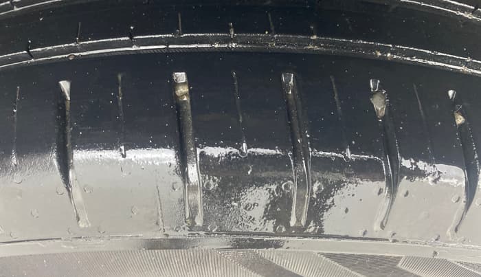 2023 Tata PUNCH  ACCOMPLISHED AMT CAMO EDITION, Petrol, Automatic, 40,036 km, Right Rear Tyre Tread