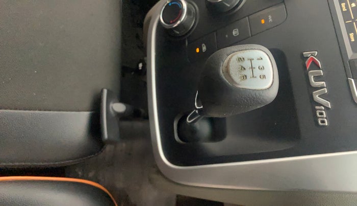 2016 Mahindra Kuv100 K6 6 STR, Petrol, Manual, 34,715 km, Gear Lever