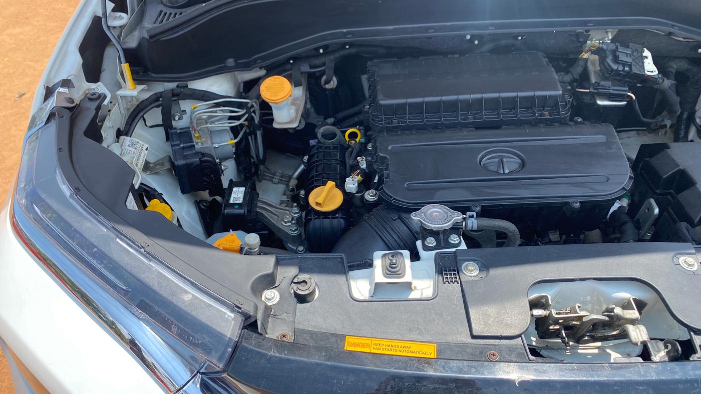 2021 Tata PUNCH ACCOMPLISHED AMT, Petrol, Automatic, 30,122 km, Engine View - Right