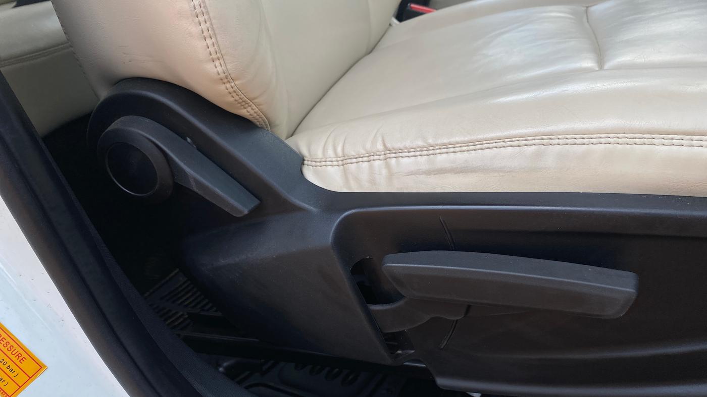 2021 Tata PUNCH ACCOMPLISHED AMT, Petrol, Automatic, 30,122 km, Driver Side Adjustment Panel