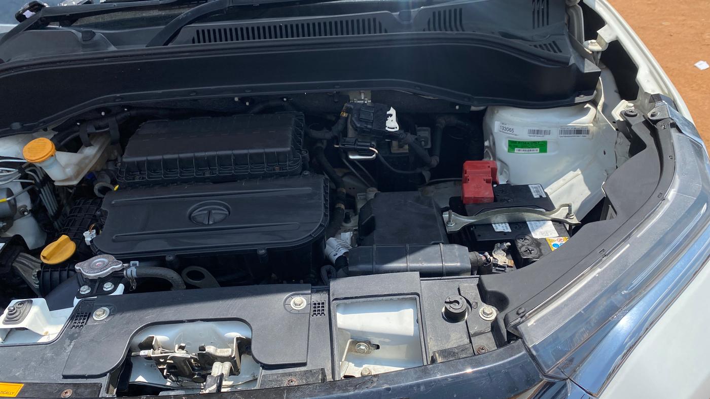 2021 Tata PUNCH ACCOMPLISHED AMT, Petrol, Automatic, 30,122 km, Engine View - Left