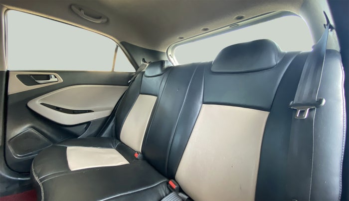 2018 Hyundai Elite i20 Magna Executive 1.2, Petrol, Manual, 42,171 km, Right Side Rear Door Cabin