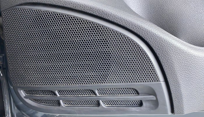 2017 Volkswagen Polo HIGHLINE PLUS 1.2L PETROL, CNG, Manual, 45,278 km, Speaker