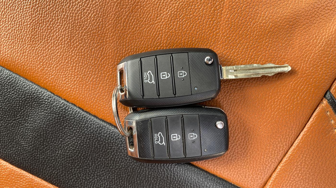 2022 KIA SONET HTK PLUS 1.2, Petrol, Manual, 50,795 km, Key Close Up