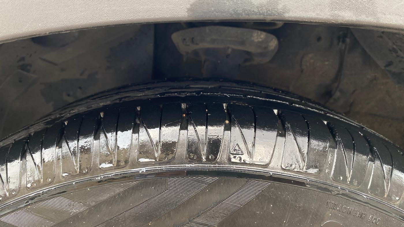 2022 KIA SONET HTK PLUS 1.2, Petrol, Manual, 50,795 km, Left Front Tyre Tread
