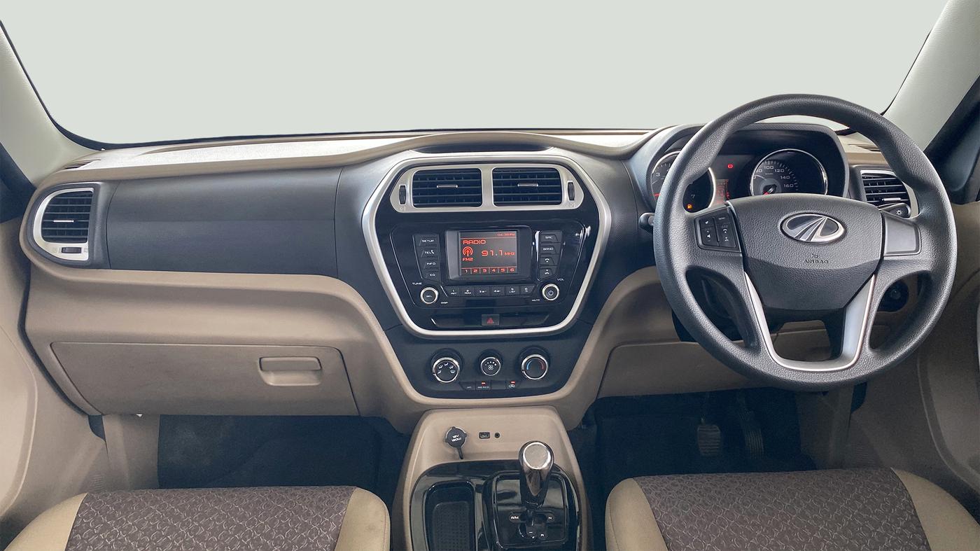 2017 Mahindra TUV300 T8 AT, Diesel, Automatic, 28,746 km, Dashboard