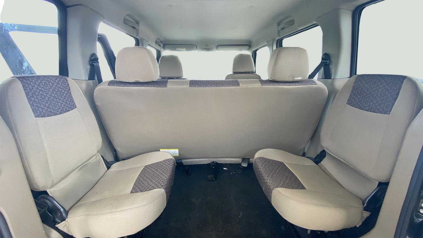 2017 Mahindra TUV300 T8 AT, Diesel, Automatic, 28,746 km, Third Seat Row ( optional )