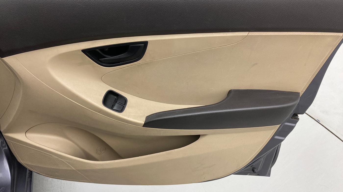 2015 Hyundai Eon ERA +, Petrol, Manual, 84,272 km, Driver Side Door Panels Control