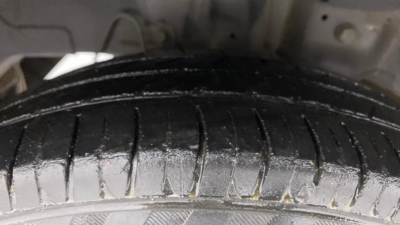2015 Hyundai Eon ERA +, Petrol, Manual, 84,272 km, Right Rear Tyre Tread