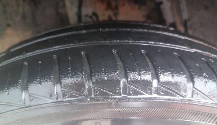 2021 Renault Kwid RXT 1.0 (O), Petrol, Manual, 45,641 km, Right Rear Tyre Tread