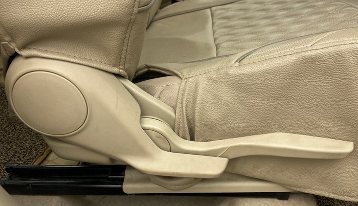 2018 Maruti Dzire VXI, Petrol, Manual, 20,053 km, Driver Side Adjustment Panel